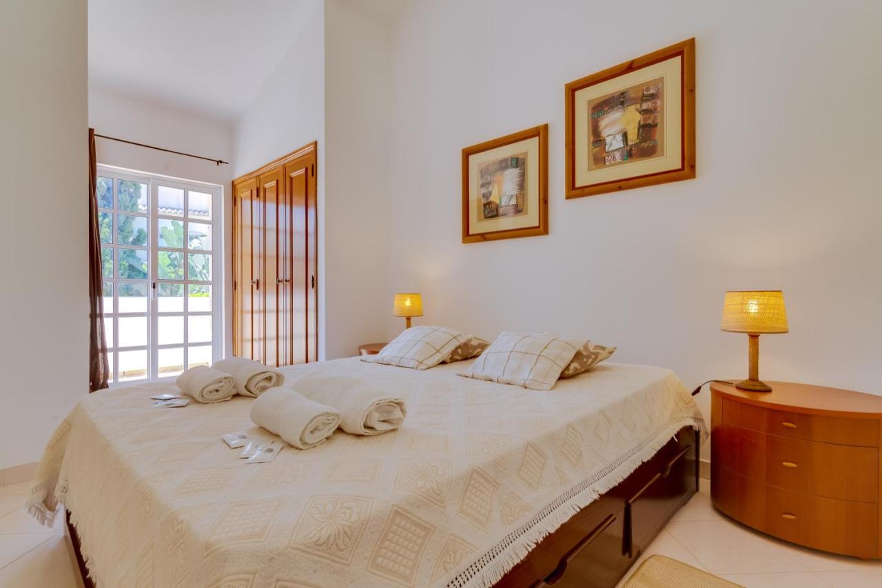 Small Villa 4Pax -Shared Pool @ Homesbyfc Albufeira Eksteriør billede